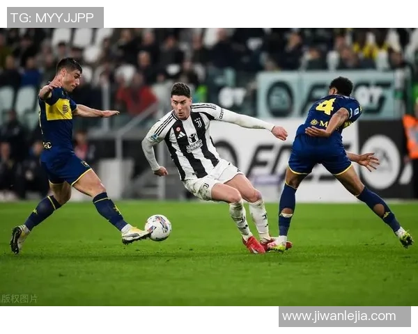 弗拉霍维奇在赛季中的精彩表现引发球迷热议与媒体关注 弗拉霍维奇在赛季中的精彩表现引发球迷热议与媒体关注